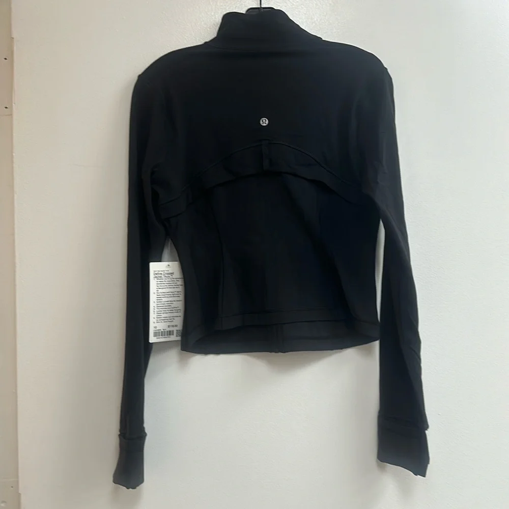 LuluLemon Define Cropped Jacket Nulu in Black - Picture 2 of 7